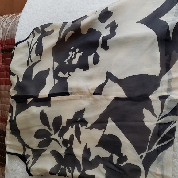 Tory Burch sleeveless blouse - Picture 2 of 4